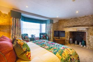 The Bell Inn, Stilton, Cambridgeshire - Peterborough - 2