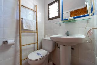 Hostal Restaurante Pou des Lleó - Sant Carles de Peralta - 9