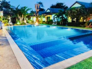 แสงหิรัญ บีช รีสอร์ท - Pranburi - 9