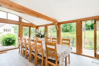 Hollyhock House Cotswold Farmhouse sleeps 10 - 4