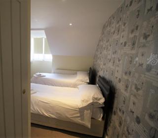 The Saracens Head Hotel - 2