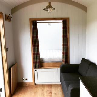 Astwell Mill Luxury Shepherds Hut - 2