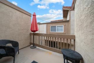 Steps to the Sand and Main Street 4BR - Huntington Beach - 3