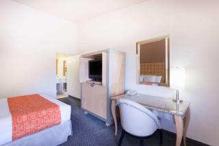 Howard Johnson by Wyndham Yuma - Yuma - 4