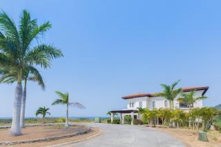 Pristine Bay 4033 home - 9