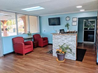 Travelodge by Wyndham Forsyth - Forsyth - 8