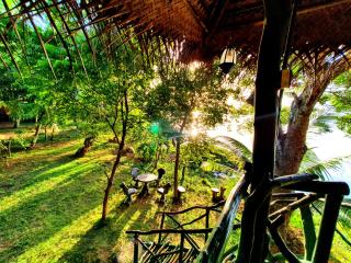 LakeSide Cabana Tissamaharama - 8