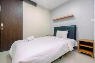 Cozy 2BR Apartment Nine Residence with City View By Travelio - 5