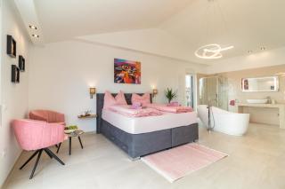 Villa Elena Deluxe mit Whirlpool und beheiztem Pool am Meer und wunderschönen Blick auf die Brijuni Inseln - Fažana - 4
