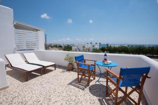 Flora & Agelos Studios - Paros - 7