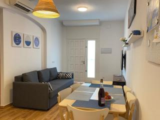 Apartments Sant Lluis CENTER, 2 min walk from the sea - Lloret de Mar - 4