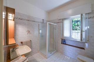 Villetta autonoma affacciata sul Golfo Borromeo - 1