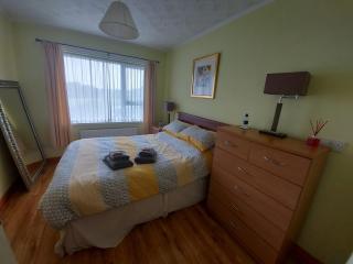 HOMELY YELLOW BUNGALOW -Articlave-near Castlerock - 2