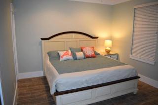 The Lighthouse 6 Bd Home With Beachfront Pool And Hot Tub - Panama City Beach - 2