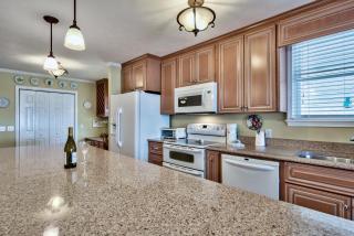 Life's A Beach! Beautiful Private Beachfront Home! Tons Of Space! 2 Greatrooms! - 8
