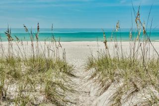 Lifes A Beach! Beautiful Private Beachfront Home! Tons Of Space! 2 Greatrooms! - Panama City Beach - 6