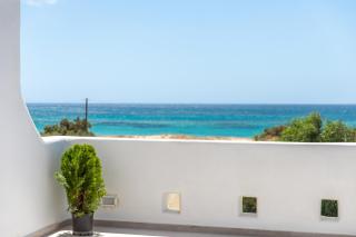 Kalais Beachfront Suites - Stunning Sea & Sunset Views, Free Beach Chairs, Bus Stop Outside, 12 Min from Naxos Town, 200 Mbps WiFi - 1