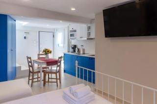 Blue And White Apartment VIPGreece - Atene - 6
