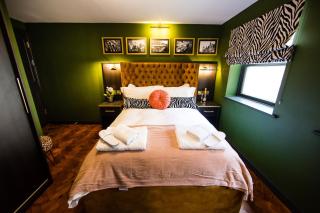 Luxury Travel Emporium LS1 - Luxury City Centre Apartments - Leeds - 3