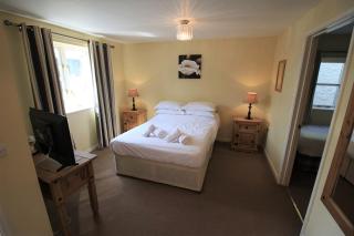 The Riverside - Lechlade - 1