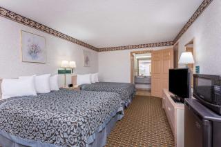 Days Inn by Wyndham Byron - Byron - 1