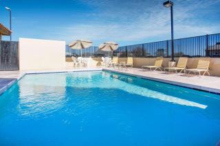 Days Inn by Wyndham Phoenix North - Phoenix - 1