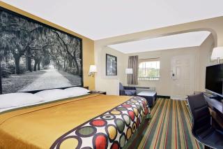 Super 8 by Wyndham Byron/South Macon - 7