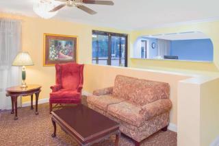 Days Inn by Wyndham Andalusia - 9