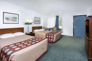 Super 8 by Wyndham Taylorville IL - Taylorville - 4