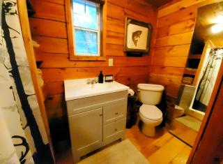 Lil' Log at Hearthstone Cabins and Camping - Pet Friendly - Helen - 4