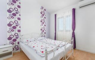 Apartment Viva with shared Pool - 2