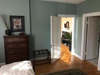Charles Bass House Bed & Breakfast - South Boston - 5