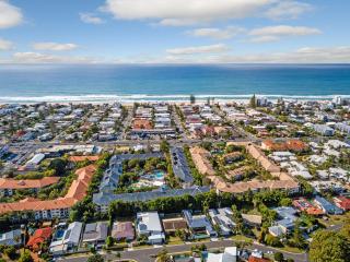 Turtle Beach Resort - Gold Coast - 6