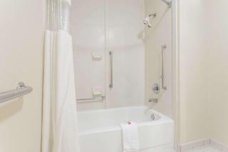Days Inn by Wyndham Norfolk Airport - Norfolk - 5
