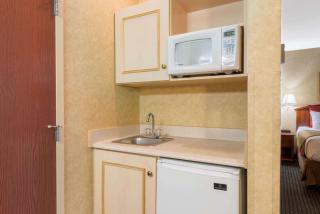 Lancaster Suites - 4