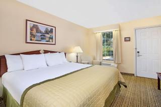 Baymont by Wyndham Forest City - Forest City - 5