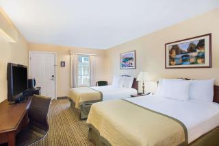 Baymont by Wyndham Forest City - Forest City - 1