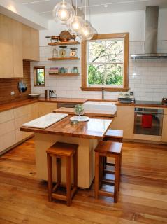 Elegant Villa Nestled In The Trees - 8