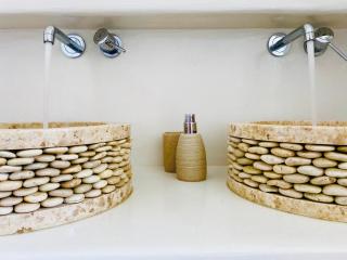 Deluxe Studios & Suites Ageri-Milos - Adamas - 3