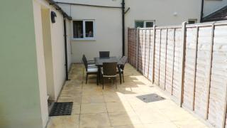 Bassett House with 3 bedrooms, fast Wi-Fi and off road parking - 5
