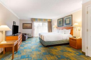 La Quinta by Wyndham Redding - 6