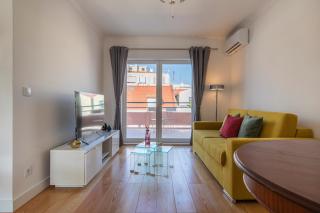 LovelyStay - Sunny 1BDR Apartment W/Terrace - Lisboa - 1