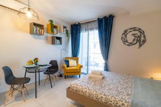 Light House - Seafront cosy studio with library - Paphos - 9