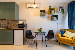 Light House - Seafront cosy studio with library - Paphos - 7