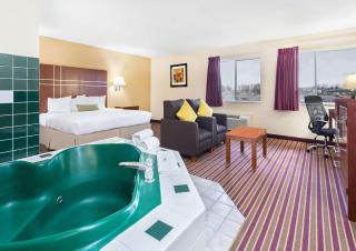 Baymont by Wyndham Bowling Green - Bowling Green - 7