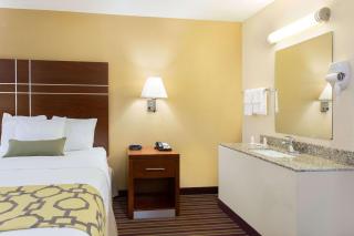 Baymont by Wyndham Bowling Green - Bowling Green - 2