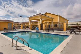 Days Inn by Wyndham Odessa - 6
