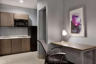 Days Inn by Wyndham Odessa - 1