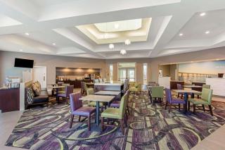 La Quinta Inn & Suites by Wyndham Panama City - 8