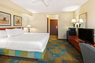 La Quinta by Wyndham Albuquerque Journal Ctr NW - Albuquerque - 3